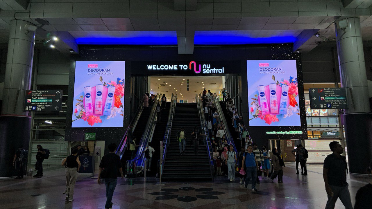 NIVEA DOOH campaign on digital screens in Malaysia